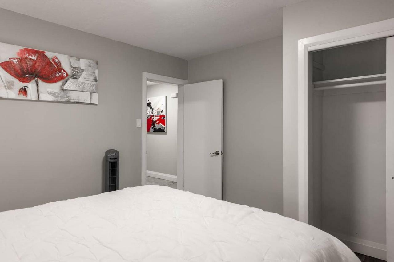 Entire 2 Bedroom Apartment Uptown Waterloo - E1 Екстер'єр фото